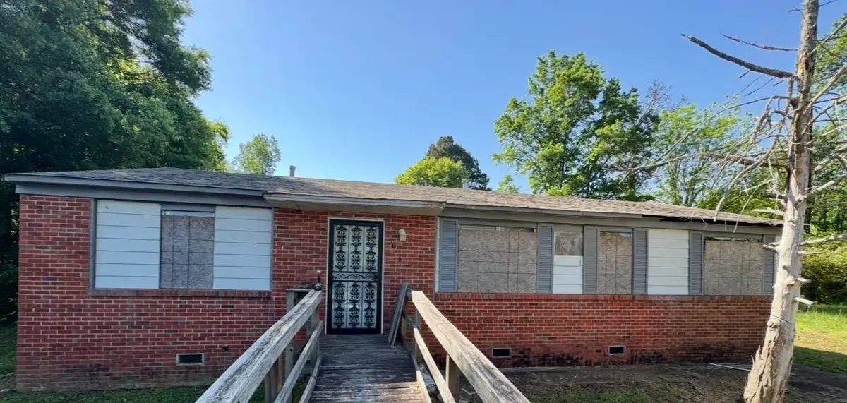 5076 NEWTON DR, Memphis, TN 38109 - #1