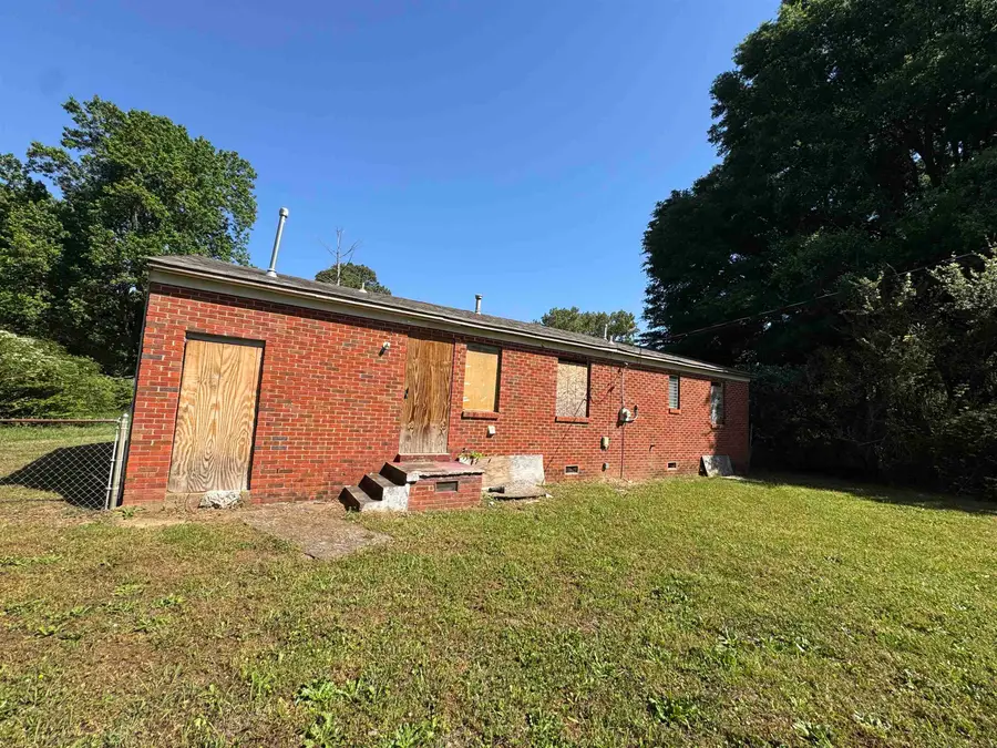 5076 NEWTON DR, Memphis, TN 38109 - #2