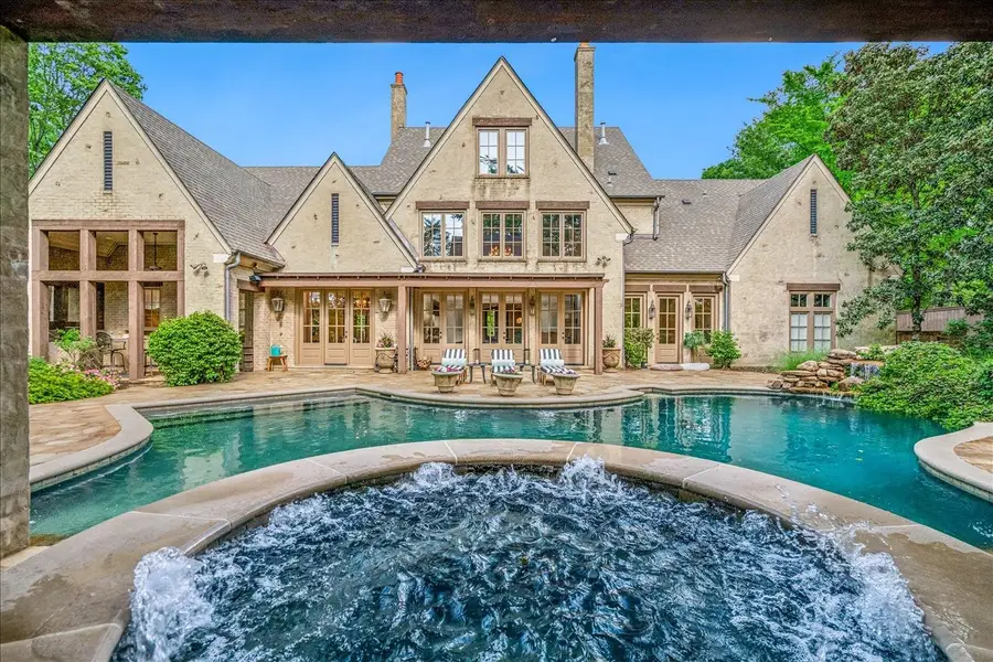 637 W CLOVER DR, Memphis, TN 38120 - #2