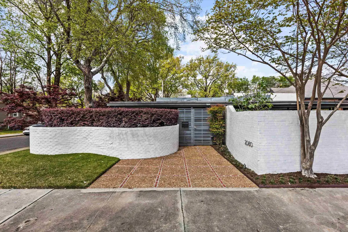 2080 PEABODY AVE, Memphis, TN 38104 - #1