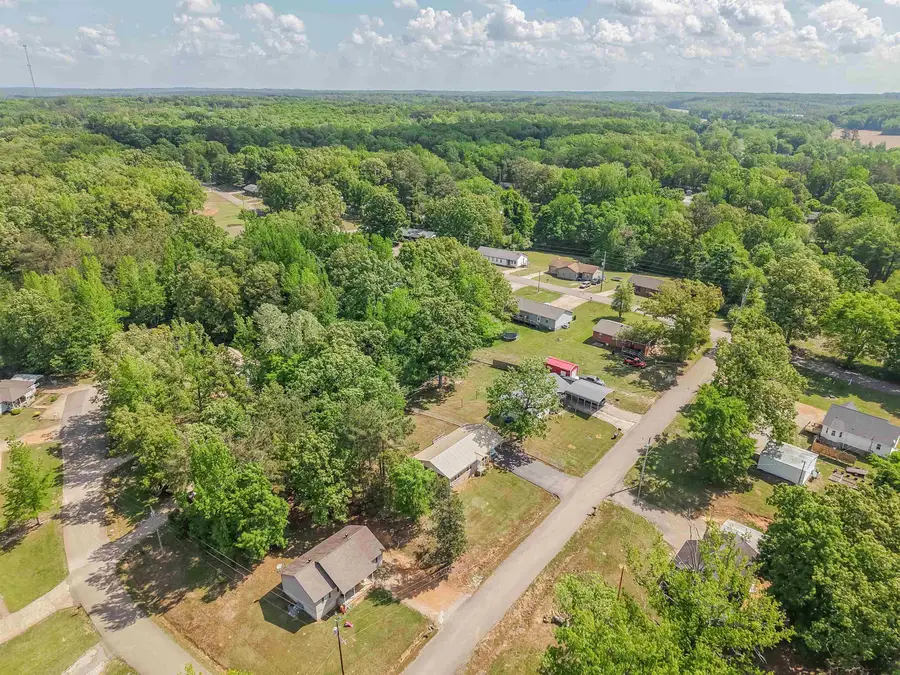 131 HIDEAWAY SQ, Selmer, TN 38375 - #3