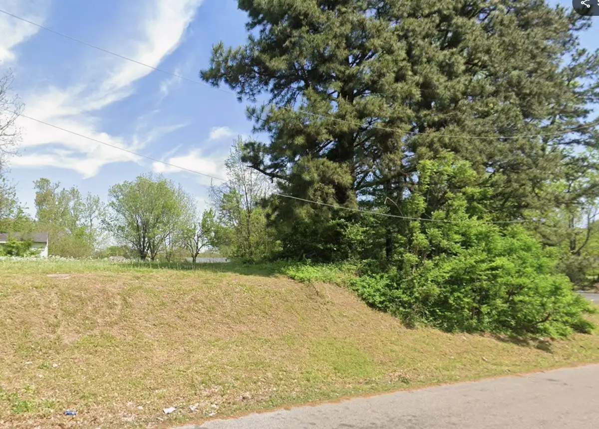 3495 S NEW HORN LAKE RD, Memphis, TN 38109 - #1