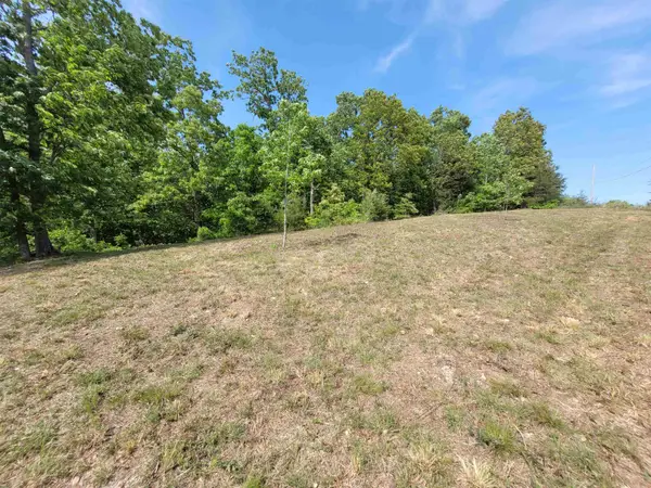 1 TURTLE POINT LN, Waverly, TN 37185