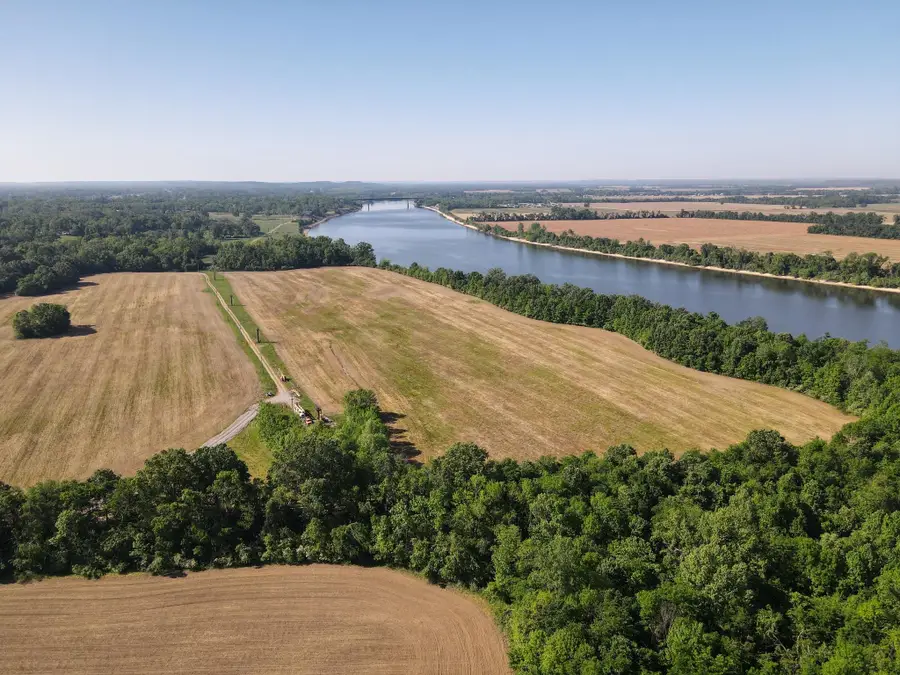 859 CRAVENS RD, Savannah, TN 38372 - #2