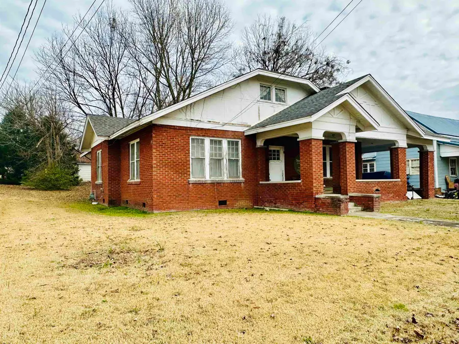 219 W COURT AVE, Selmer, TN 38375-2103 - #2