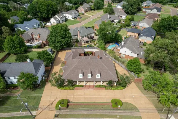 8778 POPLAR PIKE DR, Germantown, TN 38138