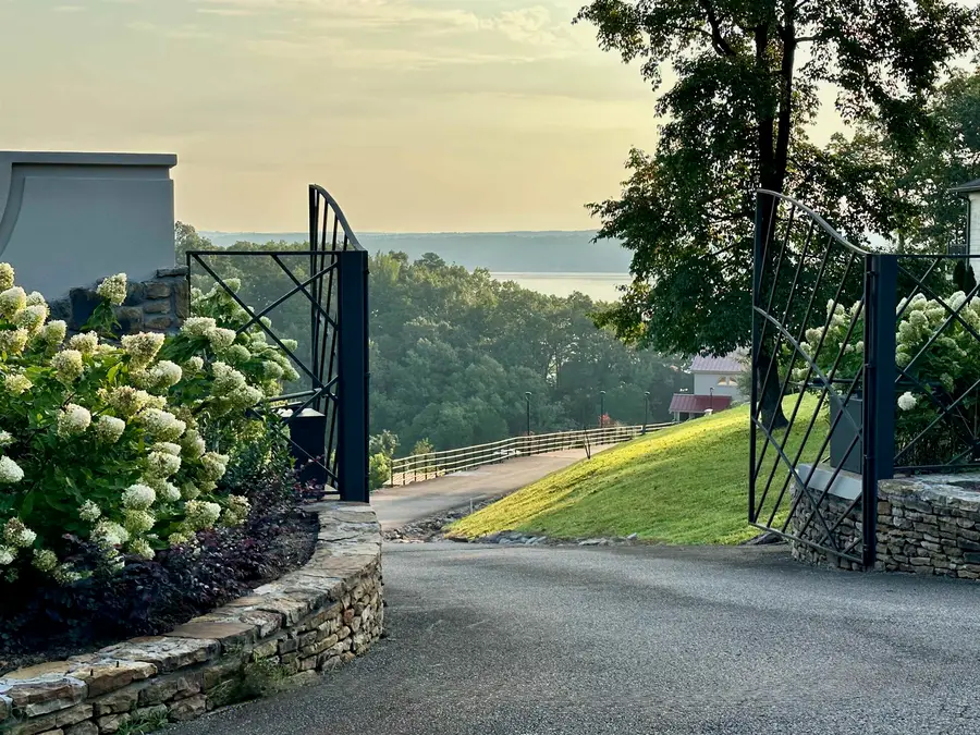 165 LAKESHORE DR #8, Counce, TN 38326 - #3