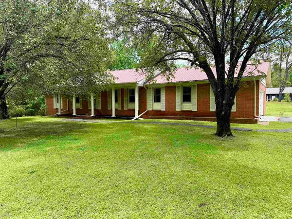 235 SHANNA DR, Selmer, TN 38375-1227