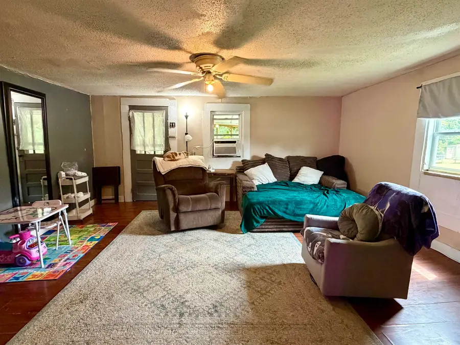 701 CIRCLE HILL DR, Selmer, TN 38375-1259 - #2