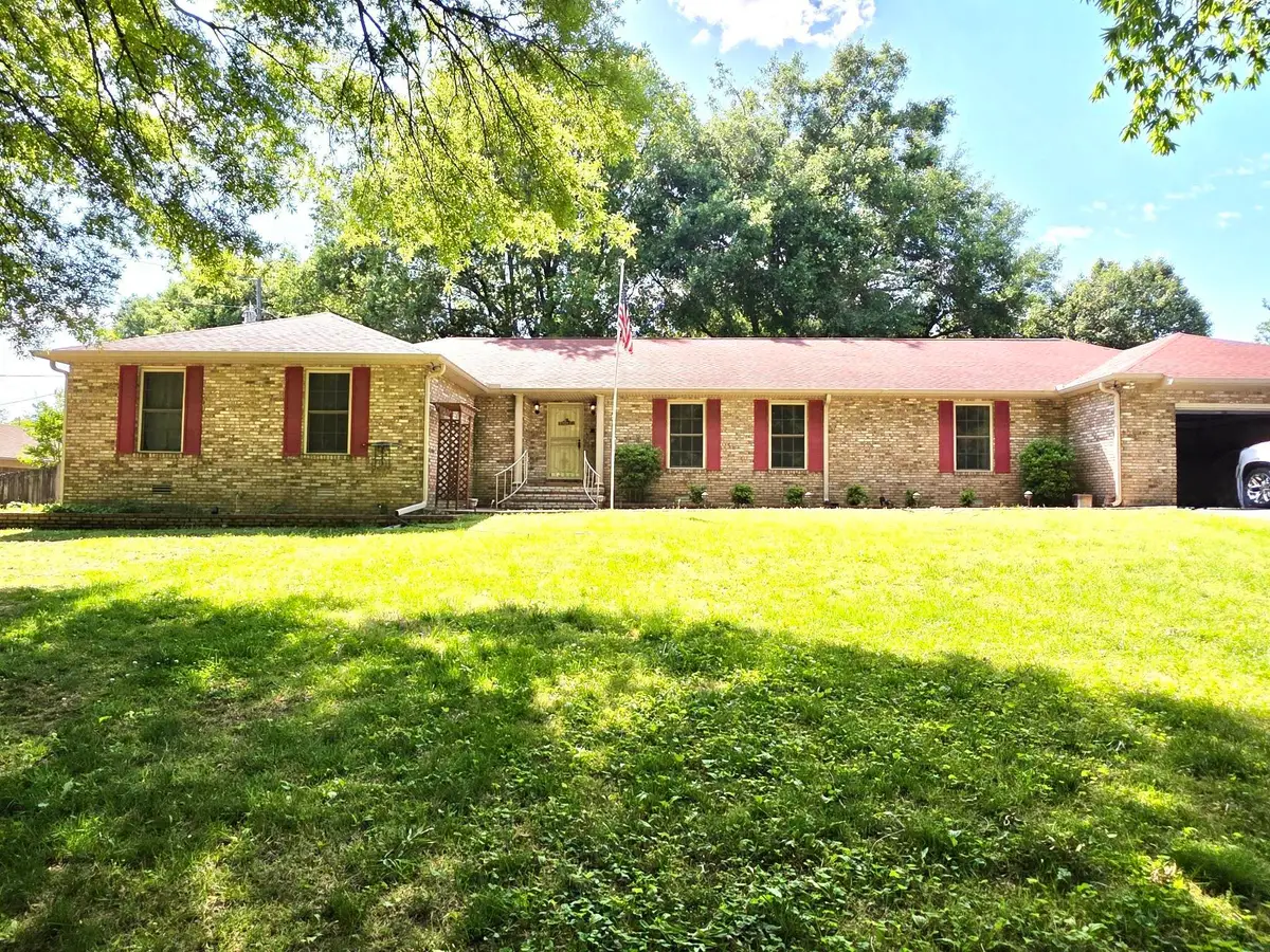 1603 WESTLAKE AVE, Dyersburg, TN 38024 - #1