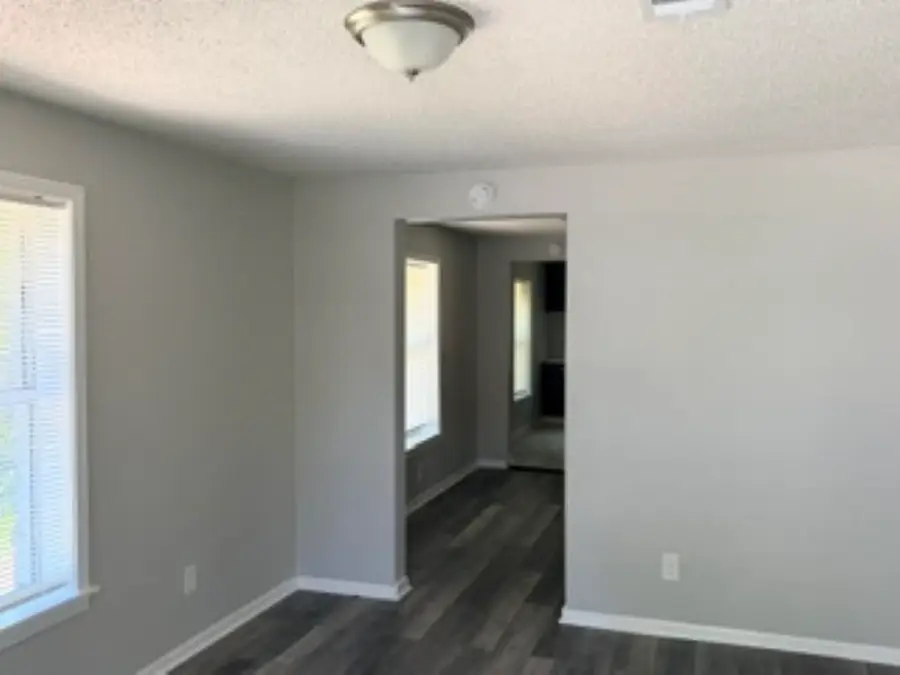 564 W PEEBLES RD, Memphis, TN 38109 - #3