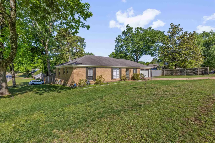 3379 CANYON RD, Memphis, TN 38134 - #2