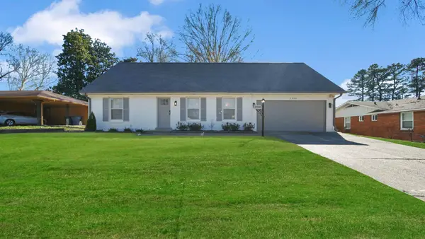 2800 SPRING HILL DR, Memphis, TN 38127