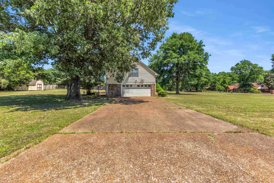 8970 HILLMAN WAY DR, Bartlett, TN 38133 - #2