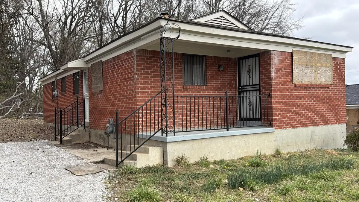 194 E BISCAYNE RD, Memphis, TN 38109 - #1