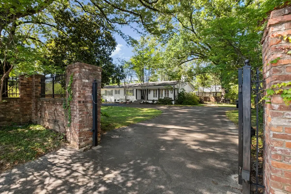4100 POPLAR AVE, Memphis, TN 38117 - #1