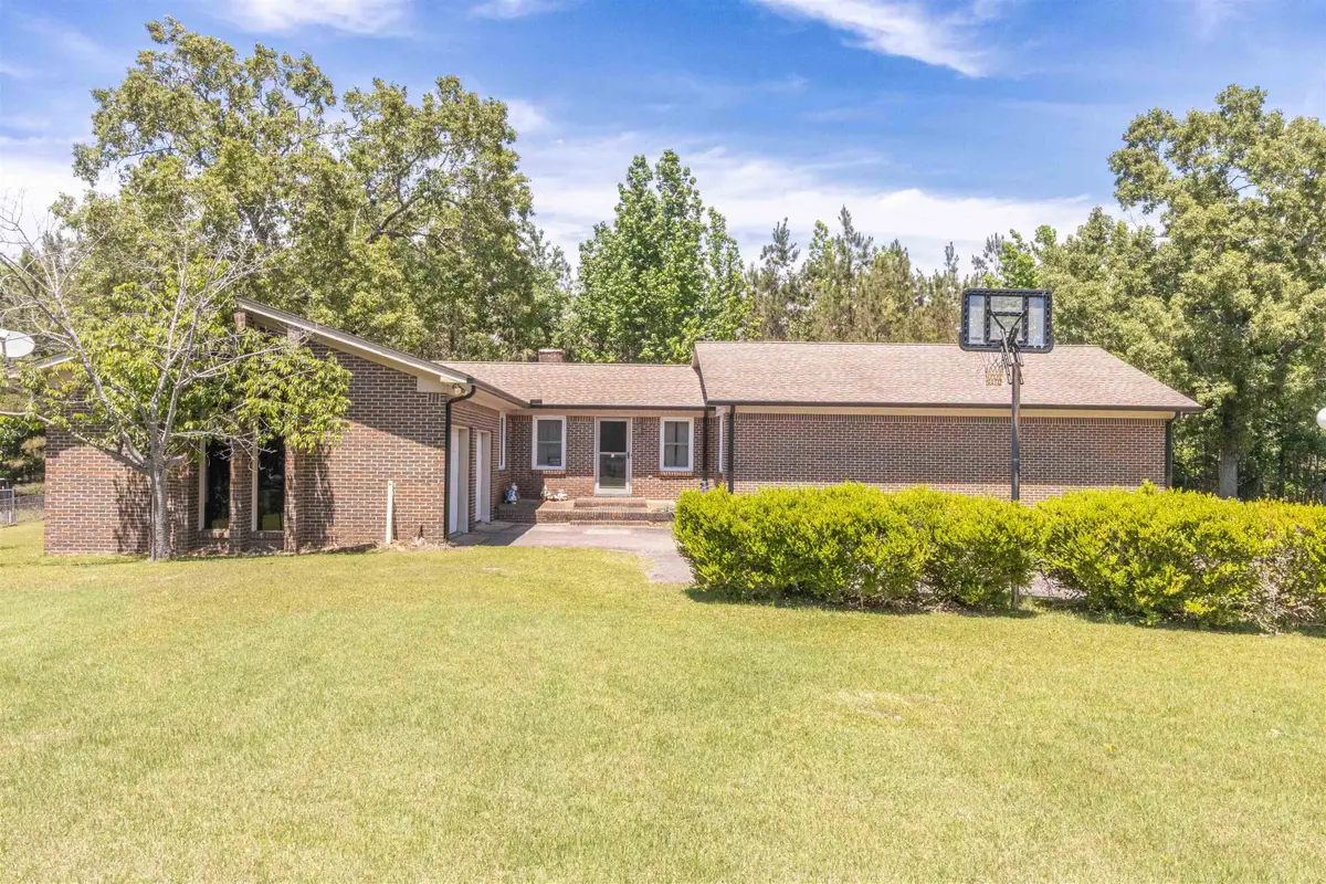 364 DEBBIE CIR, Selmer, TN 38375 - #1