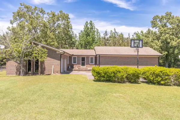 364 DEBBIE CIR, Selmer, TN 38375