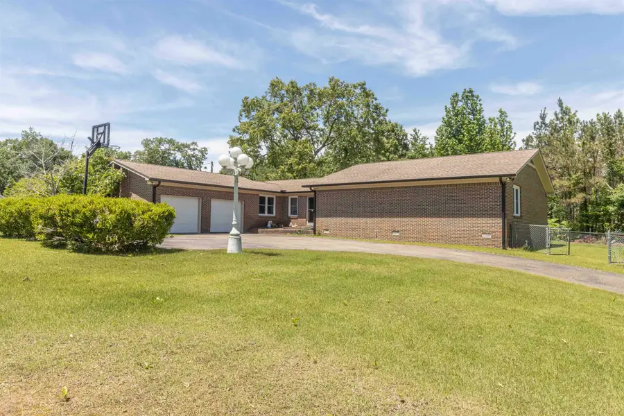 364 DEBBIE CIR, Selmer, TN 38375 - #2