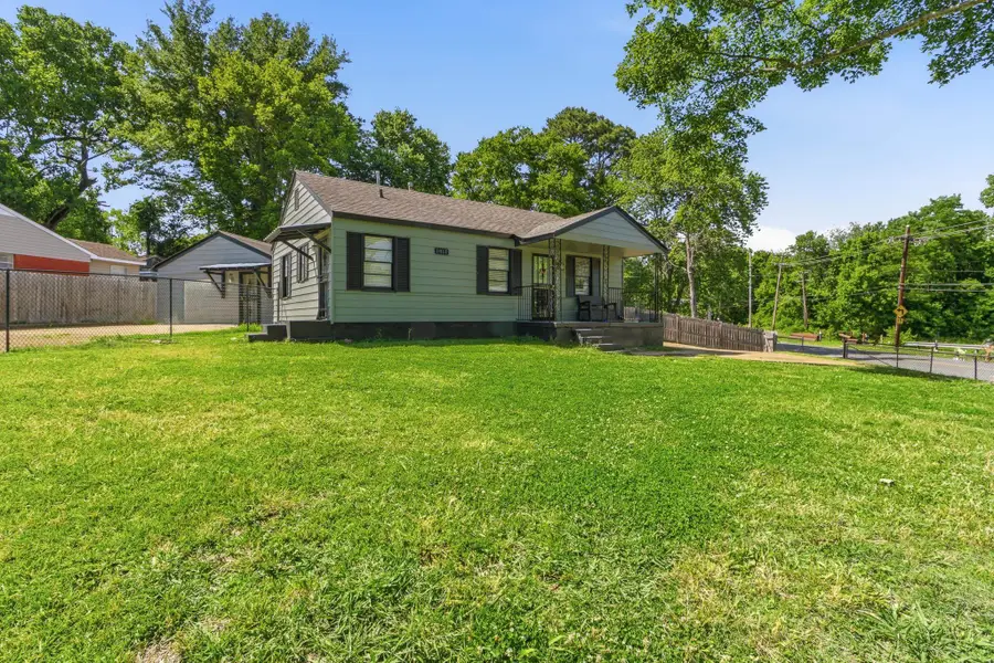 1811 WELLS STATION RD, Memphis, TN 38108 - #2