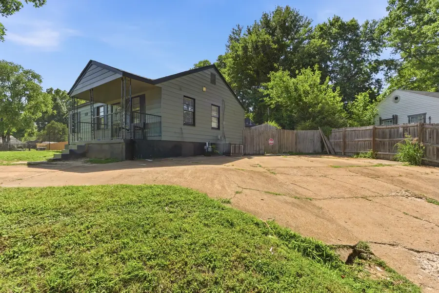 1811 WELLS STATION RD, Memphis, TN 38108 - #3