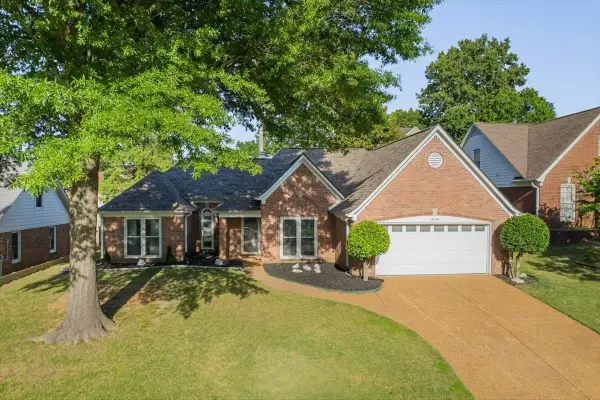2626 S TWISTED OAK CV, Memphis, TN 38016