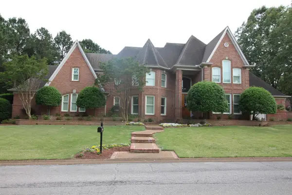 8811 CLASSIC DR, Memphis, TN 38125