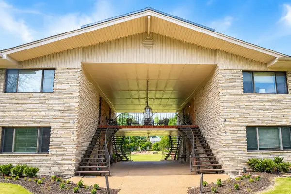 4400 POPLAR AVE #25, Memphis, TN 38117