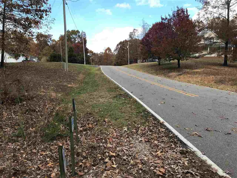 1 COUNTRYWOODS DR, Selmer, TN 38375 - #3