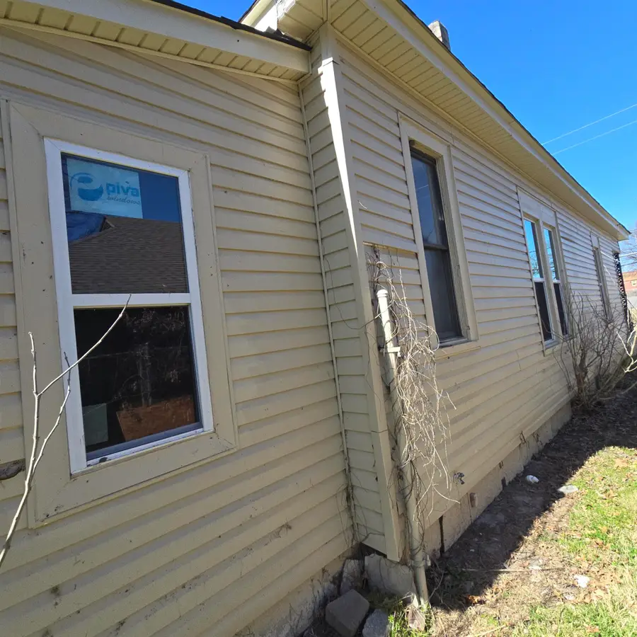 385 WALKER AVE, Memphis, TN 38126 - #2
