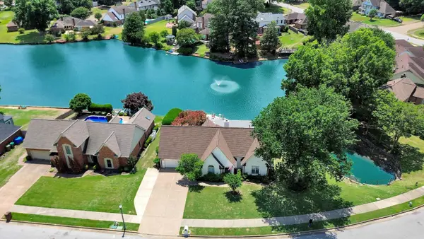 8729 E CARROLLWOOD LN, Cordova, TN 38016-4628