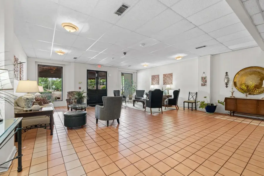 2277 UNION AVE #103, Memphis, TN 38104 - #3