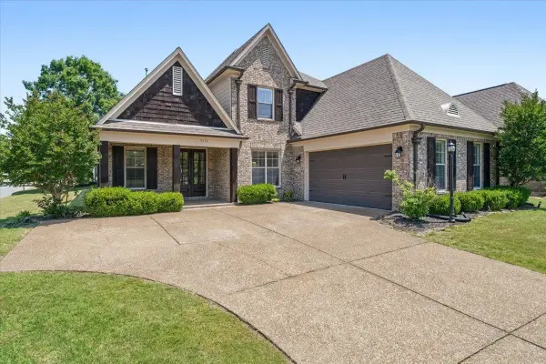 9674 WOODLAND CREEK LN, Cordova, TN 38018