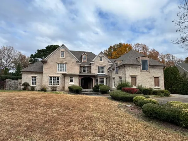 8904 BENT GRASS CIR, Memphis, TN 38125