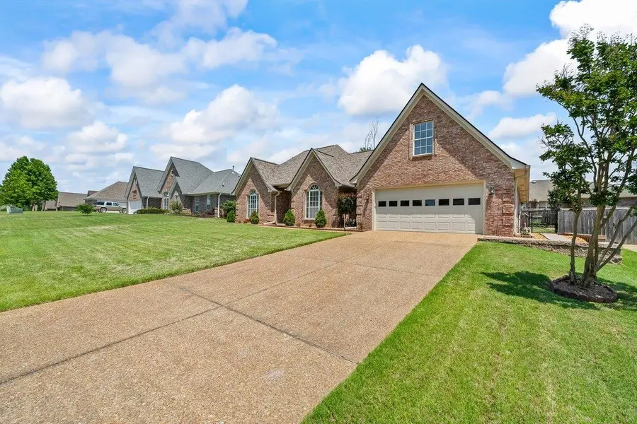 250 LAKEWOOD DR, Oakland, TN 38060 - #2