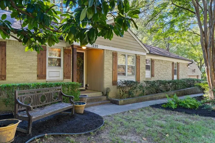 1220 E IRVIN DR, Memphis, TN 38119 - #2