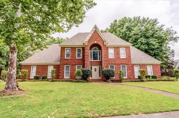8855 BRIDLEWOOD LN, Memphis, TN 38016