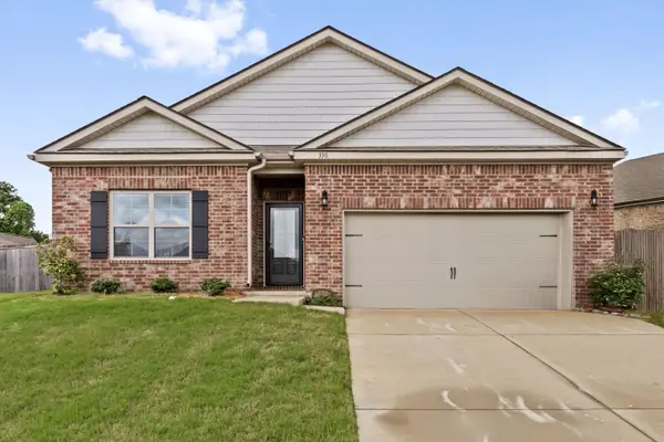 330 LILLY DR, Oakland, TN 38060