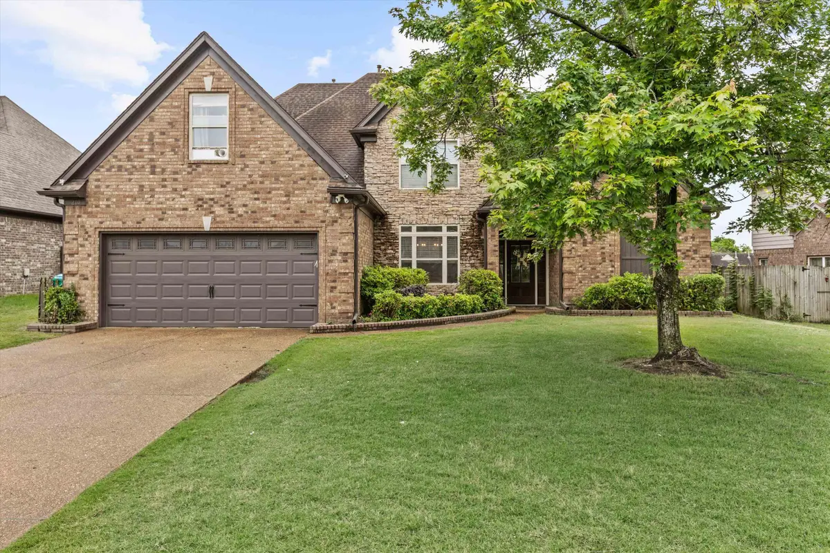 210 WHISPERING MEADOWS DR, Oakland, TN 38060 - #1
