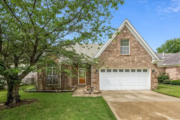 6932 PARKBROOK LN, Cordova, TN 38018