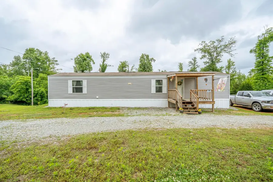 3275 GLENDALE RD, Adamsville, TN 38310 - #2