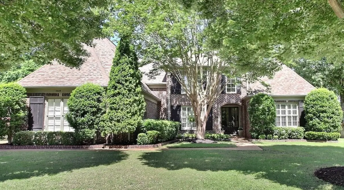 1049 E OLD HEARTHSTONE CIR, Collierville, TN 38017 - #1