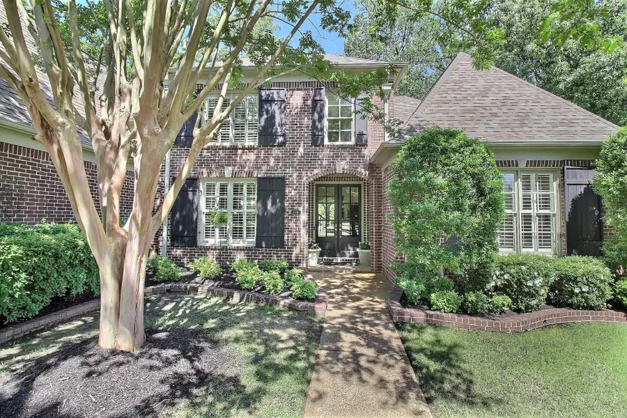 1049 E OLD HEARTHSTONE CIR, Collierville, TN 38017 - #2
