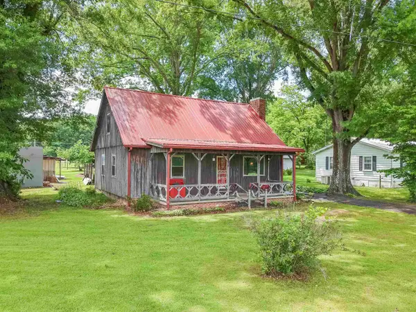 12 BAKER RD, Selmer, TN 38375