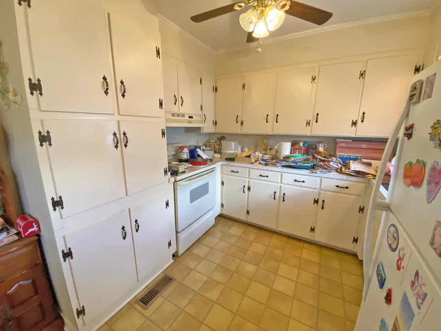 445 DODD DR, Savannah, TN 38372 - #2