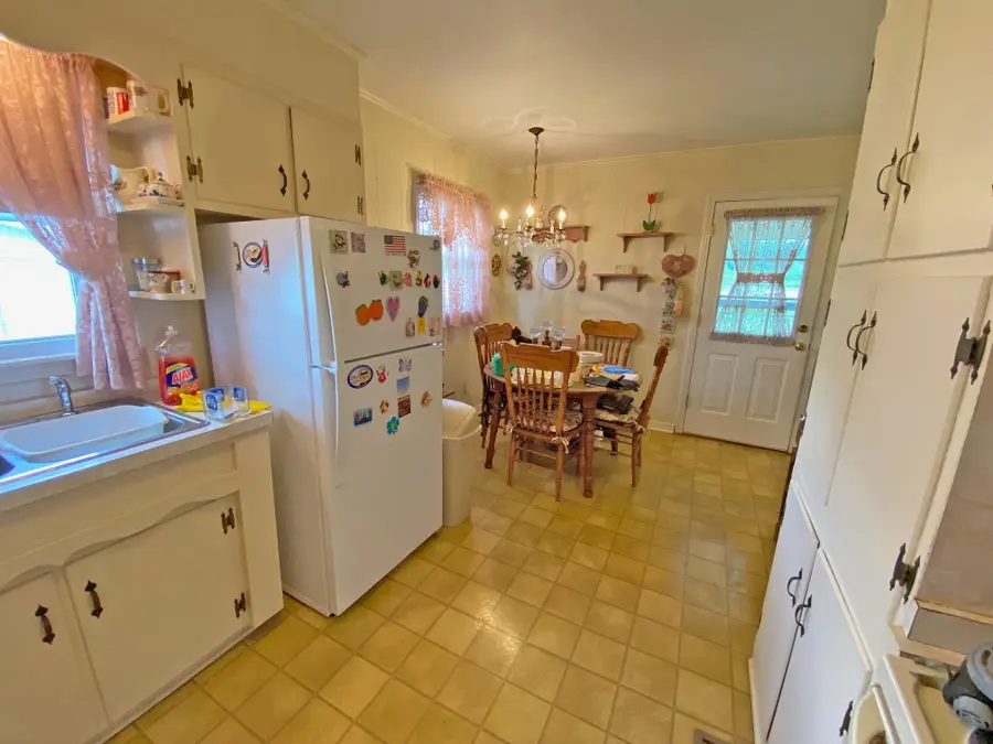 445 DODD DR, Savannah, TN 38372 - #3