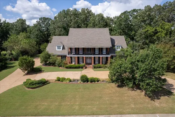 9551 FOX HILL CIR, Germantown, TN 38139