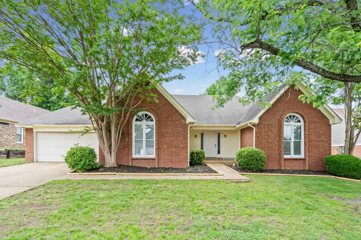 810 N WALNUT BEND RD, Cordova, TN 38018 - #1