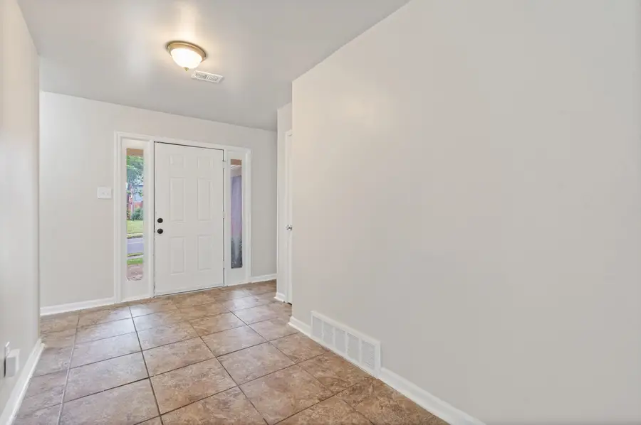 810 N WALNUT BEND RD, Cordova, TN 38018 - #2