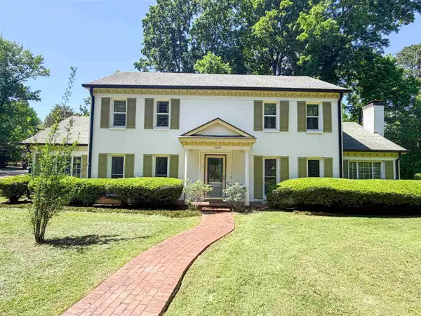 2335 HICKORY CREST DR, Memphis, TN 38119